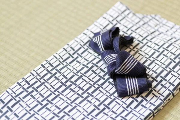 閉じる日本のバスローブ きれいに折り畳まれた — ストック写真