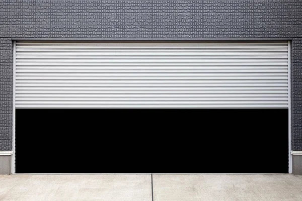 Zilveren Metalen Garage Bij Het Gebouw Dat Deur Opent — Stockfoto