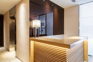 Resepsiyon, ofis binasının girişinde.