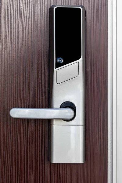 Zamknij Otwieracz Drzwi Obsługiwany Kartą Magnetyczną — Zdjęcie stockowe