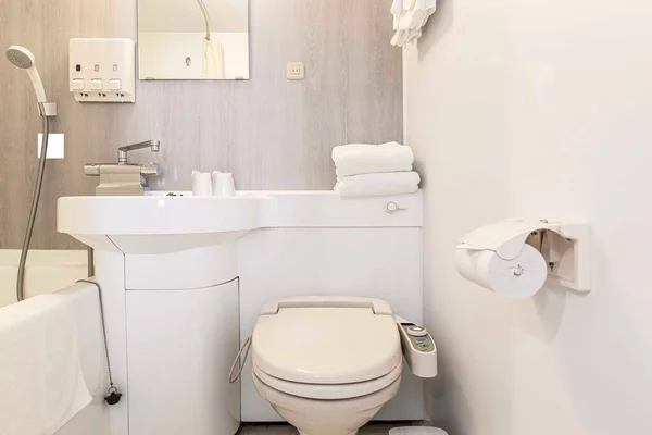 Modern Automatisch Toilet Een Klein Toilet Een Houten Huis — Stockfoto