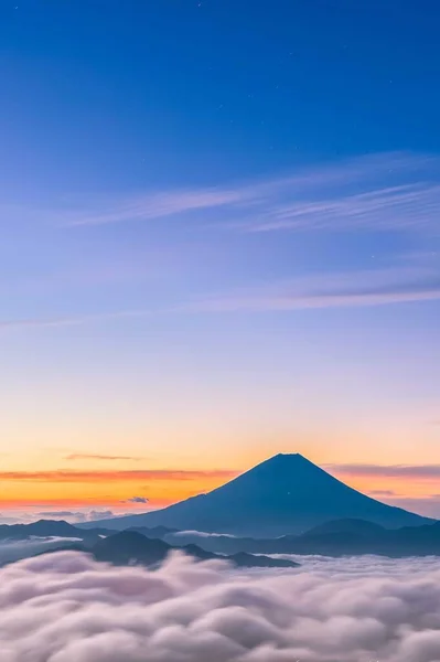 Les Sommets Mont Fuji Été Élèvent Dessus Des Nuages Lumière — Photo