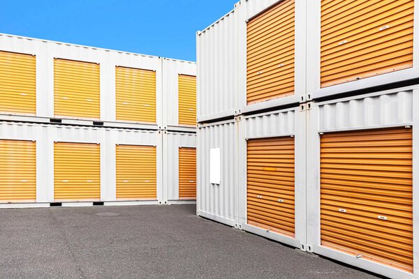 Внешняя атмосфера небольшого помещения для хранения напрокат