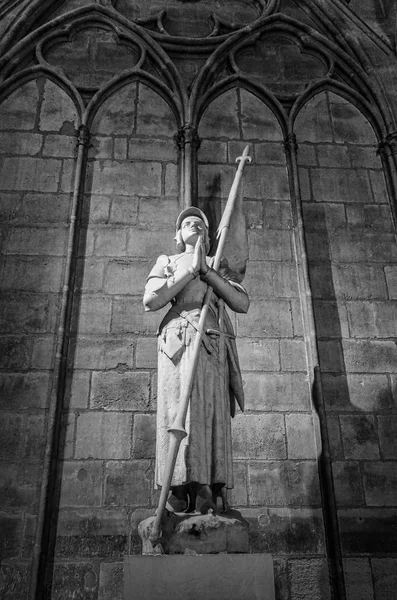 Jean darc posąg Notre-Dame - Paryż Francja — Zdjęcie stockowe
