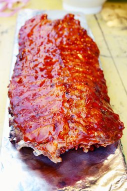 kavrulmuş domuz kaburga Barbekü sosu ile BBQ