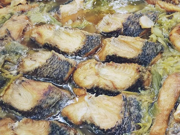 Полосатая Змееголовая Рыба Жареная Суп Соевых Бобов — стоковое фото