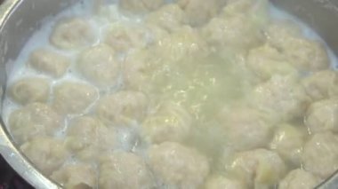 domuz ve piyon wonton yakın kaynatın