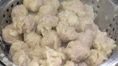 domuz ve piyon wonton yakın kaynatın