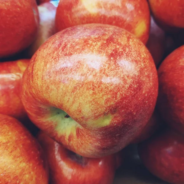 pile of fresh apple for sale in the market