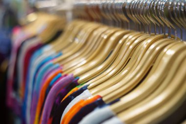 Ahşap Giyim askıları, mağazada giysi için Askılar