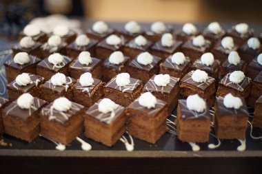 Lezzetli Çikolatalı Kek Veya Çikolatalı Kek Yığını