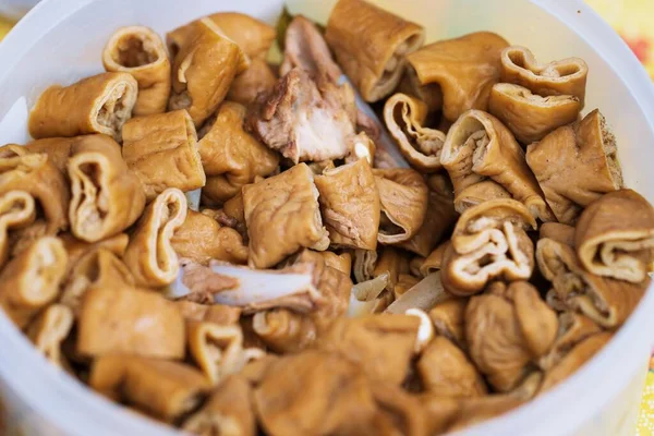Primer Plano Estofado Intestino Cerdo Tailandés Mercado Alimentos Calle —  Fotos de Stock