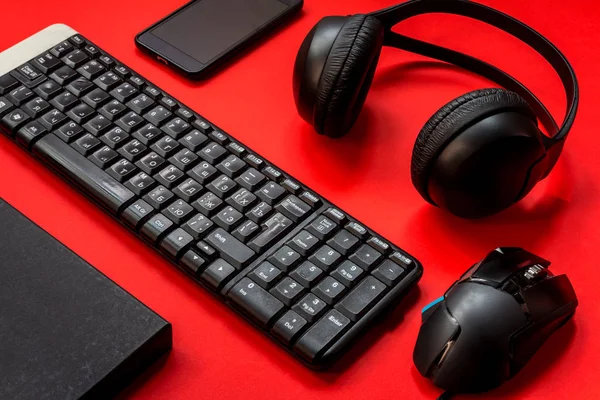 Teclado Auriculares Ratón Dispositivos Informáticos Para Jugar Videojuegos Para Jugadores —  Fotos de Stock