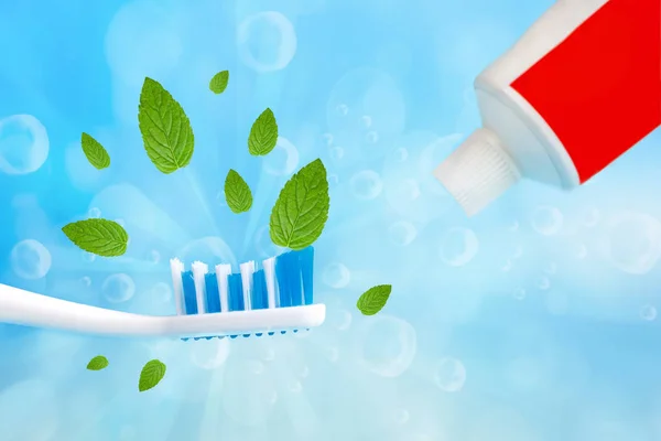 Denti Sani Spazzolino Dentifricio Foglie Menta Sfondo Blu Progettazione Assistenza — Foto Stock