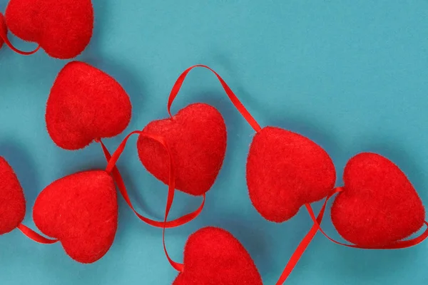 Nahaufnahme Von Roten Herzen Auf Blauem Hintergrund — Stockfoto
