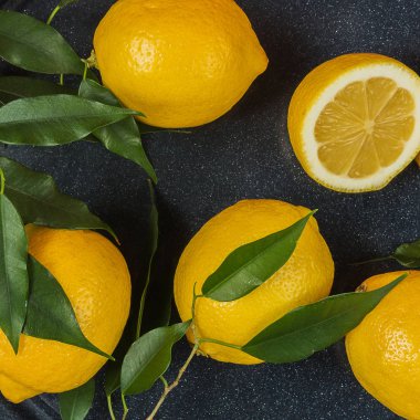 limon, narenciye üstten görünüm desen koyu ahşap arka plan üzerinde düz.