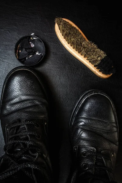 Cuidado Con Los Zapatos Zapato Cera Bota Cepillos Superficie Madera — Foto de Stock