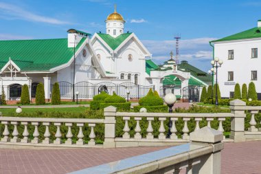 Minsk, Beyaz Rusya-23 Nisan 2018: Nemiga'daki Yukarı Şehir Belediye Binası'nda avlu