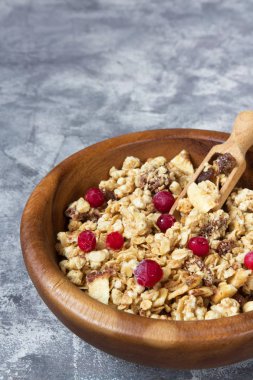 çilek ile ev yapımı müsli. Sağlıklı kahvaltı. üst görünüm