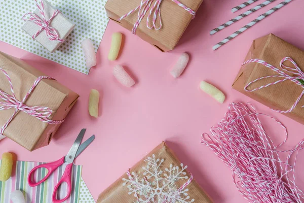 Caixas Com Presentes Embalagem Festiva Preparando Para Feriado Aniversário Natal — Fotografia de Stock