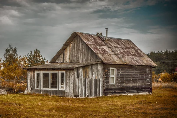 Starý Dřevěný Dům Odlehlé Zemi — Stock fotografie