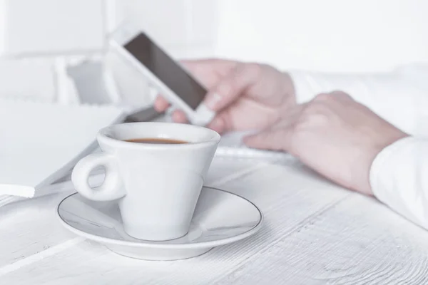 Espaço Trabalho Elegante Com Caderno Xícara Café Papel Branco Lápis — Fotografia de Stock