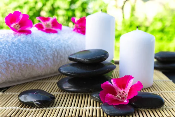 Candles Flowers Stones Background Greenery Spa Massage Relaxation — Stock Photo, Image