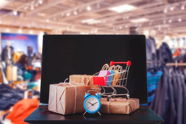 Online Winkelen Commerce Levering Service Concept Dozen Papier Met Een — Stockfoto