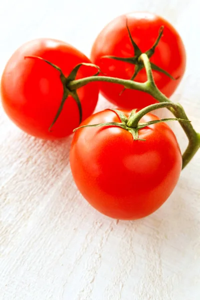 Frisches Saftiges Gemüse Tomatenmuster Und Heller Hintergrund — Stockfoto