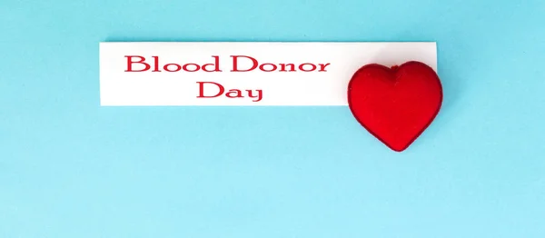 Bir Kırmızı Bir Kalp Verir Kan Bağışı Dünya Kan Bağışı — Stok fotoğraf