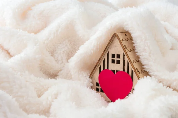 Holzhaus Mit Herzkonzept Der Familie Liebe Hause Komfort Geschenk Valentinstag — Stockfoto