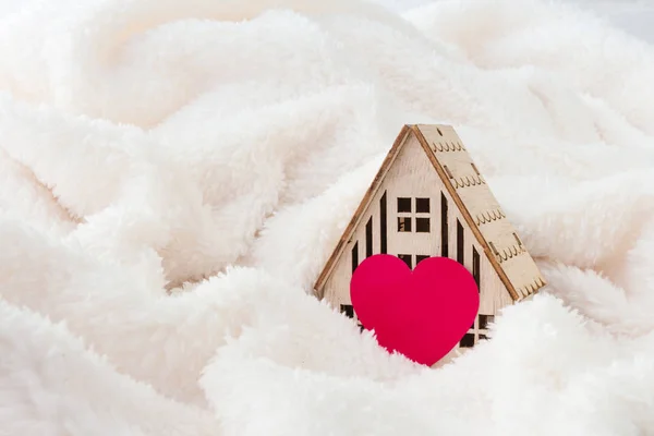 Wooden House Red Heart White Background Love Nest Love Relationships — Stock Photo, Image