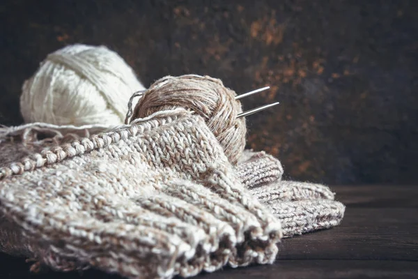 Wollfäden Und Stricknadeln Für Handgemachtes Hobby Skandinavischen Stil Monochrom Mit — Stockfoto