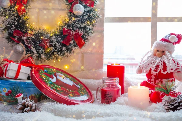 Joyeux Noël Des Coffrets Cadeaux Magiques Sur Seuil Fenêtre Décorée — Photo