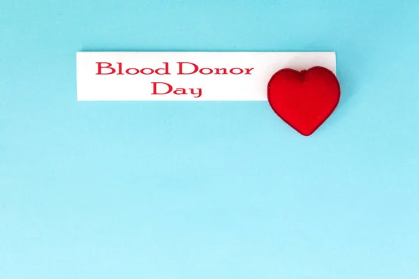 Bir Kırmızı Bir Kalp Verir Kan Bağışı Dünya Kan Bağışı — Stok fotoğraf