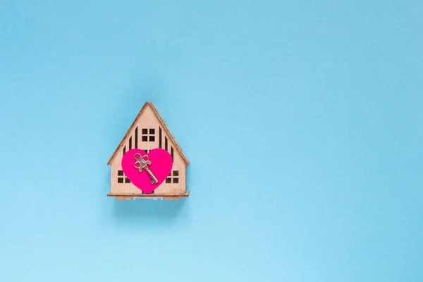 Wooden House Red Heart White Background Love Nest Love Relationships — Stock Photo, Image