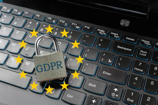 Regulamento Geral de Proteção de Dados (GDPR) no botão de teclado e bloqueio — Fotografia de Stock