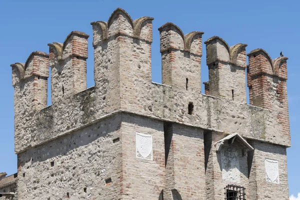 Κάστρο Και Τείχος Της Sirmione Μπρέσια Ιταλίας Ιουλίου 2018 — Φωτογραφία Αρχείου