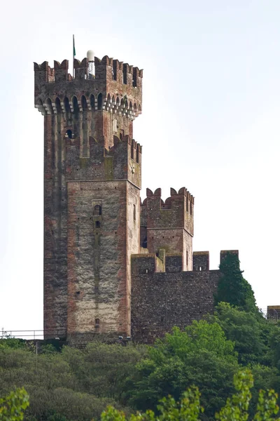 Antigua Torre Grazzano Visconti Italia Abril 2014 — Foto de Stock