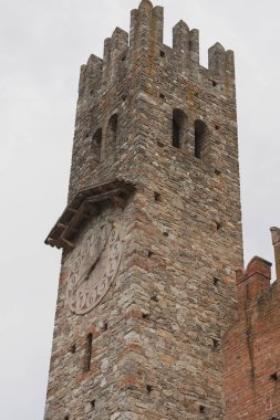 Eski kule Grazzano Visconti Pc İtalya, Nisan 2014