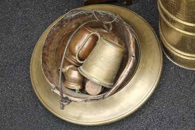 garaj satışı, eski bakır sürahi