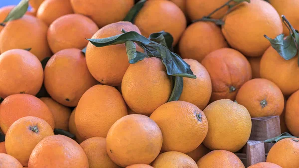 健康的なスナックの熟したオレンジ色 — ストック写真