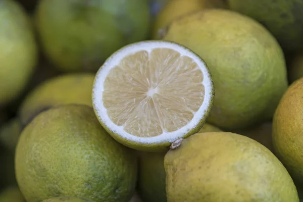Olgun Taze Sarı Limon — Stok fotoğraf