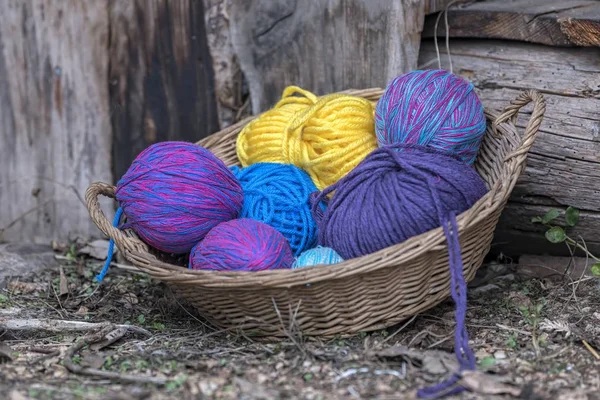 Boule Laine Dans Panier — Photo