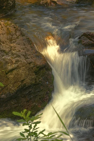 Floden Vattenfall Och Rock — Stockfoto