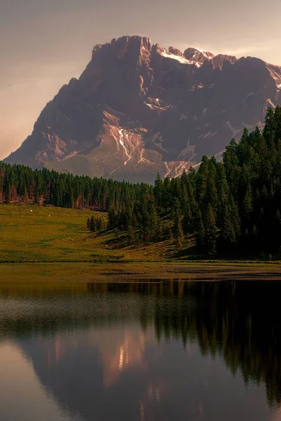 Landscape Lake Mountain Reflection — Stock Photo, Image