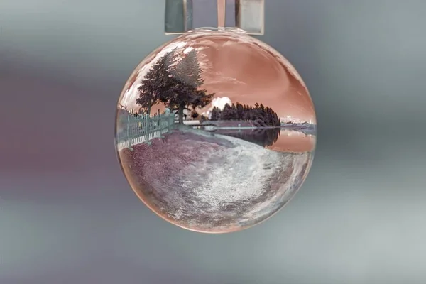 ガラスのボウルの風景湖 ストック写真