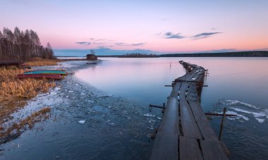 Buz bir gölde erimesi