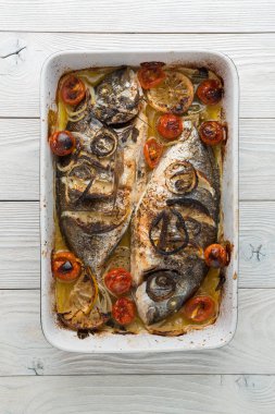 fırında pişirilen balık