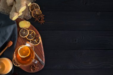 limon ve bal üst görünümü ile sıcak zencefil çayı